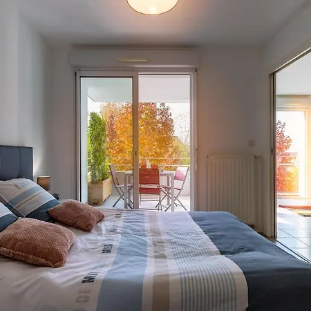 Cosy Avec Grand Balcon Et Parking Privatif لوريا
